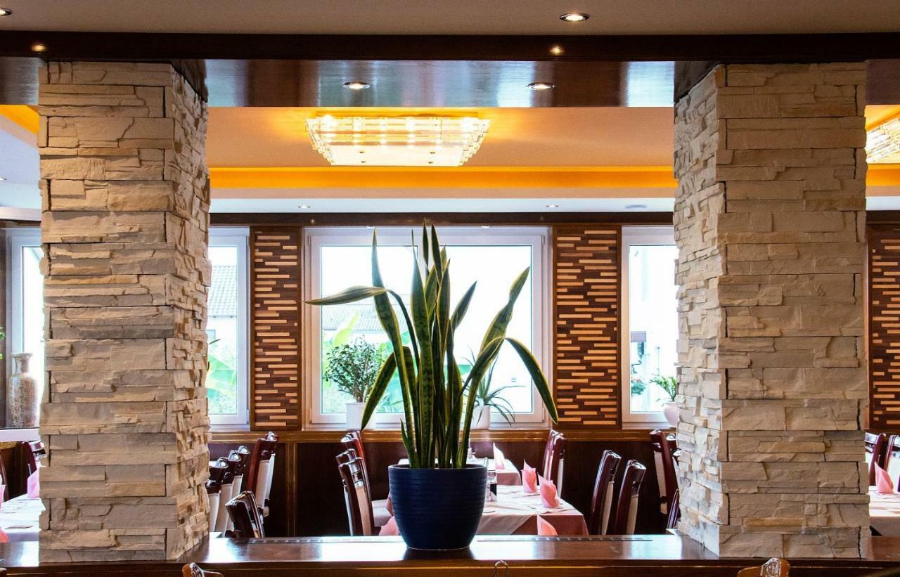 Gaststaette Lin Garden Hotell Untergruppenbach Exteriör bild