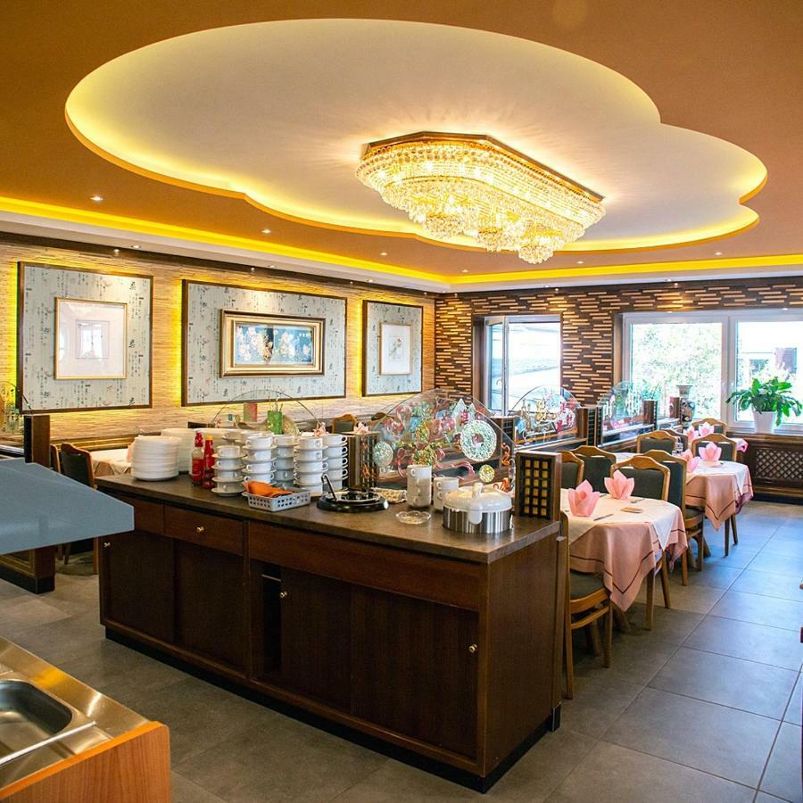 Gaststaette Lin Garden Hotell Untergruppenbach Exteriör bild